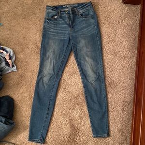 American Eagle super stretch skinny jeans size women’s US 2.